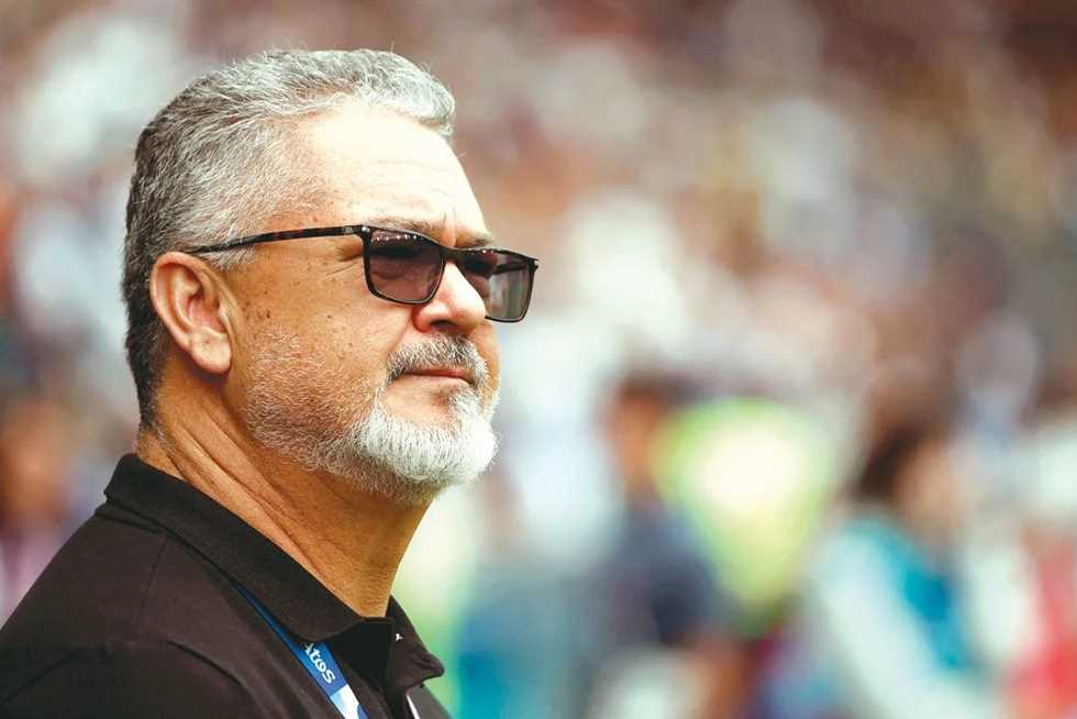 «نجم الزمالك السابق».. تحديد خليفة ميكالي في تدريب منتخب مصر للشباب