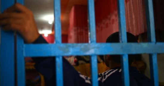 تجديد حبس المتهمين بالتشاجر بالأسلحة بسبب خلافات مالية فى المرج 15 يوما