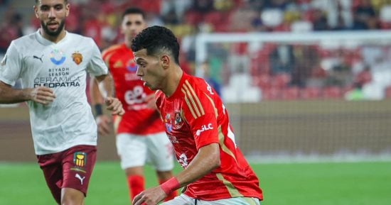 إمام عاشور يواصل التدريب مع مستبعدي الأهلى.. وغياب الشناوي