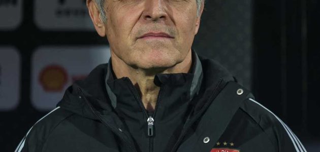 كولر في حيرة بسبب هذا المركز خلال مباراة الأهلي بكأس التحدي.. شوبير يكشف