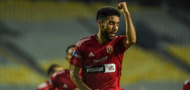 ثنائي الأهلي يفاجئ أحمد قندوسي بعد إصابته المروعة