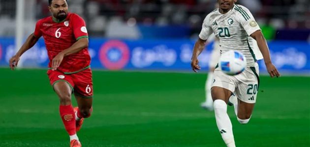 «بـ10 لاعبين».. منتخب عمان يُقصي السعودية ويتأهل إلى نهائي خليجي 26 (فيديو)