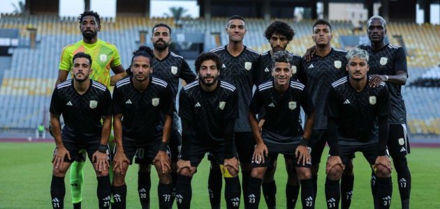 مدرب فاركو يشيد بصفقة الزمالك المحتملة.. وأحمد سليمان يُحاول منعه من الحديث عنها
