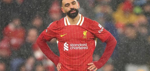 لا يتوقف عن الأرقام القياسية.. محمد صلاح يتجاوز سواريز بعد هدفه في مانشستر يونايتد