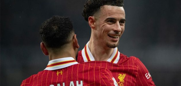 ماذا فعل كورتيس جونز لمصالحة جماهير ليفربول بعد تصريحه الصادم بشأن محمد صلاح؟