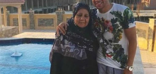 كانت والدته تردده قبل أي مباراة.. تريزيجيه يكشف سر دعاء فتح له باب الشهرة والنجاح