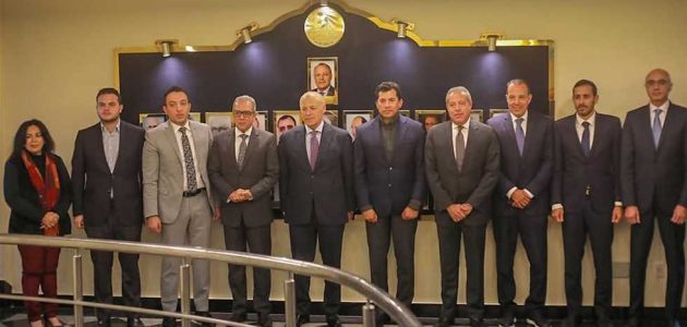 وزير الرياضة يزور الجبلاية ويبحث مع أبوريدة خطط تطوير الكرة المصرية