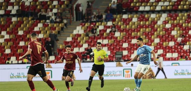 حكم مباراة بيراميدز ضد سيراميكا كيلوباترا في الدوري المصري